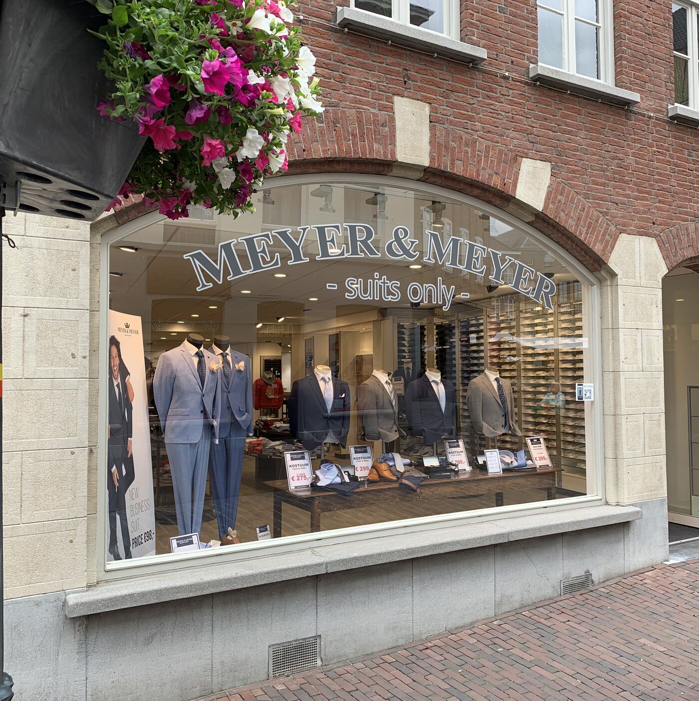 Meyer & Meyer - Roermond (Suits Only)